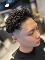 フランクスバーバー アンド ビアークラブ(FRANK'S BARBER and BEER CLUB)&nbsp;スパイキーショート/フェザーパーマ/サーフカール/有楽町