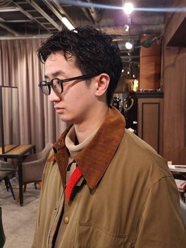 ピンパーマクラシカルなメンズショートスタイル メンズパーマ