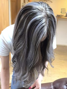 ブレイズヘアー(BLAZEhair) 【コントラスト強め】ホワイトバレイヤージュ×ブリーチ2回