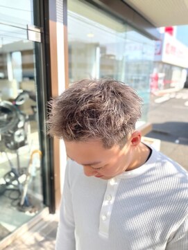 アレーズバイベニボンズ(Alaise by Beni,Bond's) ホワイトミルクティー×スパイキー