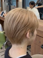 アウラ(AURA)&nbsp;シースルーマッシュ刈り上げなしショートミルクティーベージュ