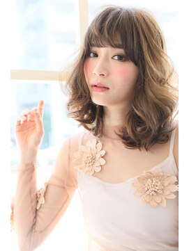 マドゥー(Madu) 【Madu】ミディアムヘアにエアウェーブビータ