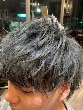 ヘアーアンドリラックス 十日市場店(hair & relax y-21) シルバーカラー