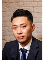 銀座マツナガ 新宿野村ビル店&nbsp;スーツが映える、サイドグラデーションスキンフェード