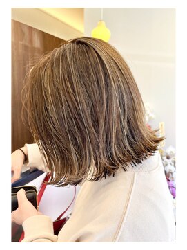 クアトロアネックス(QUATTRO annex) 外ハネハイライト