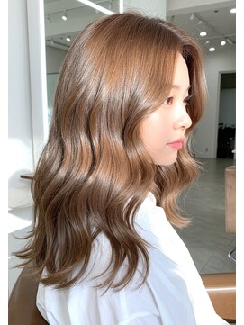 ニューカマー バイ ヘッドライト シブヤ(NEW COMER by HEADLIGHT shibuya) ナチュラルブラウン×ウェーブへア