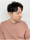 ツーブロック 刈り上げ 黒髪ショート ナチュラルパーマ