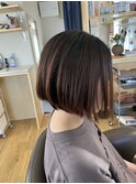 大人の前下がりショート
