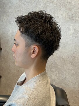 ツイストスパイラル　ゆるめ　アップバングショート