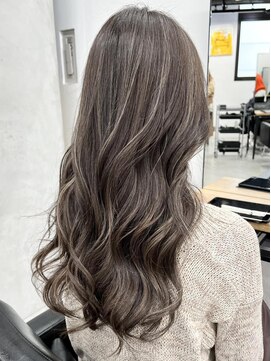 キラ 渋谷(KILLA) ツヤ髪スタイル/ミディアムレイヤー/ブルージュ/グレージュジュ