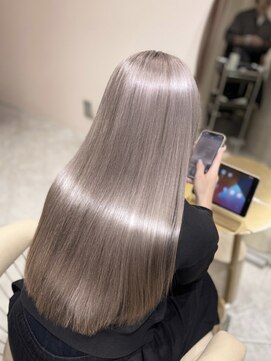 エミューバイメルシー(emmu by MERCI) ハイトーン ホワイトカラー 狭山