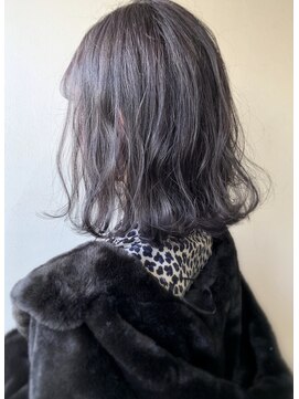 セルカ 高田馬場(CERCA) シルバーバイオレットグレージュ&外ハネ切りっぱなしボブ