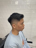 メリケンバーバーショップ フクオカ(MERICAN BARBERSHOP FUK)&nbsp;かき上げヘアショートレイアーくせ毛風パーマコンマヘア