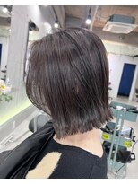 フラット(FLAT)&nbsp;ラベンダーベージュ×切りっぱなしボブ