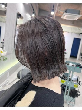 フラット(FLAT) ラベンダーベージュ×切りっぱなしボブ