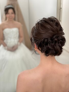 グラムール(Gramour) ゆるふわシニヨン