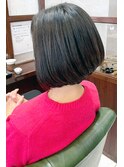 ツヤ髪黒髪ショートボブ ナチュラル丸みストレート