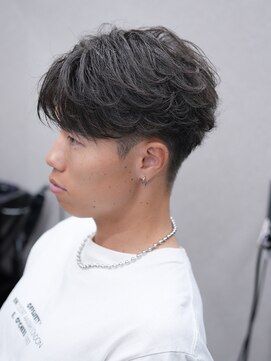 スラッシュ(SLASH) フェザーパーマ/ニュアンスパーマ/韓国/センターパート/姫路