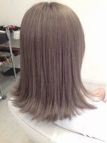 イーエス(E.S) 外国人風アッシュグレー