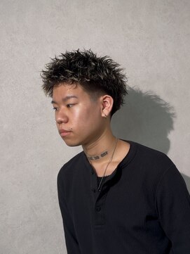 カイ(X) テーパーフェードスパイキーショート