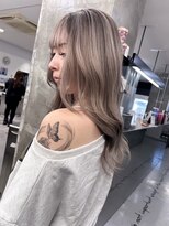 キング 心斎橋店(K!ng) ハイライトカラーミルクティーベージュレイヤーカット
