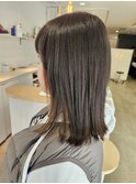 オリーブベージュ