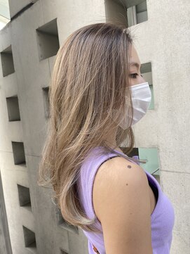 リバレッジ 広尾(Leverage) 外国人ブロンドヘア