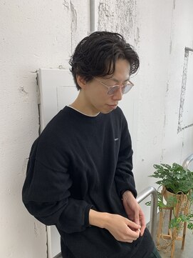 ユイツ ナチュラルセンターパート×ニュアンスパーマ