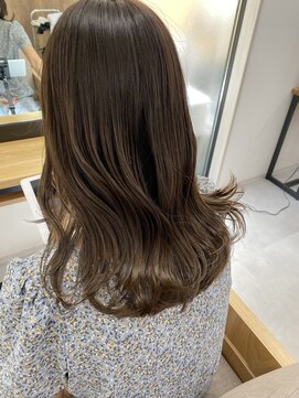 ラシル バイ レストプラス(racil by rest plus) アッシュグレージュとレイヤーカットで柔らかく◎