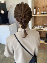ニド(2do)&nbsp;カジュアル三つ編みアレンジ