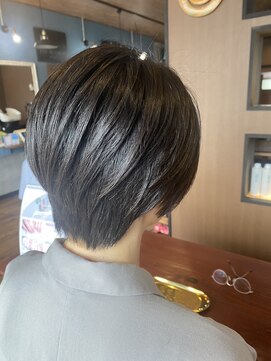 ロイズ ヘアデザイン アンド スパ(LOES) 大人ひし形くびれショート