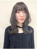 大人かわいいミディアムレイヤースタイル