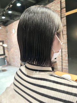 オーガニック アトリエ 大宮(organic+atelier) 20代30代40代前下がりストレート小顔補正立体カット