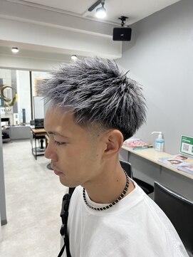 エモー(MoH) アップバングショート／シルバーショート／爽やかヘア