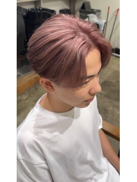 トレイル(Trail) ピンクベージュ　ショートセンターパート