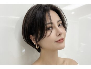 ヘアーアンドメイク ドレス(DRESS)の写真/立体的に切り進んでいくドライカットで360度どこから見ても美しいフォルム!コンプレックスも魅力へ大変身♪