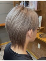 ヘアーサロン アトリエ(Hair salon ATORIE) ウルフショートブリーチカラーミルクティーシルバー