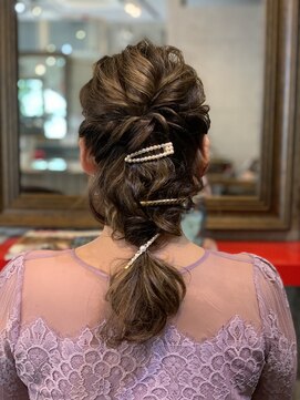 1+ アンプリュス(Unplus) パーティ編み込みダウンスタイル/市川/市川駅北口/市川真間