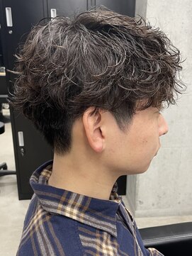 フイ 代々木(Hui) アップバング/メンズツーブロックマッシュ/束感ショート波巻き