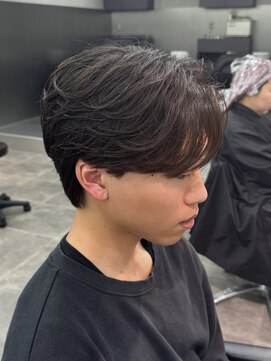 ジーニー 千葉(GENiE) ウルフ/センターパート/カルマパーマ/ニュアンスパーマ/古荘竜生