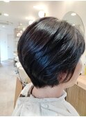 前下がりショートボブスタイル