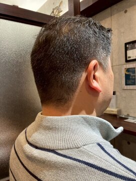 クロム(CHROM) スキンフェード20代30代40代カットメンズパーマ眉毛入間市