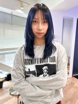 カシェル トウキョウ(Cashel Tokyo) ワンホンレイヤー ハッシュカット 顔まわりカット ネイビー