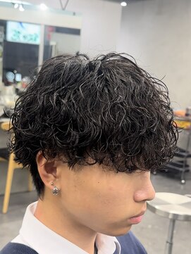 フィフス トウキョウ (fifth TOKYO) 渋谷ルーズパーマメンズカットシースルーマッシュセンターパート