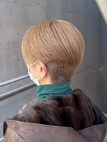 トエ(toe)&nbsp;地毛の白髪をハイライトに！白髪を活かしたブリーチ無しベージュ