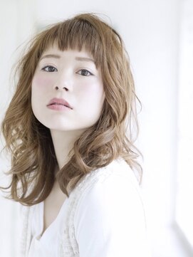 ロンドフルール 大宮東口(Lond fleur) 【Lond fleur 山本翔一郎】短めバングが可愛いミディアム