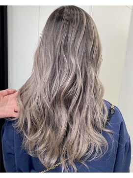 アライブ キチジョウジ(ALIVE Kichijoji) エアータッチバレイヤージュカラーグレージュエアリーミディ