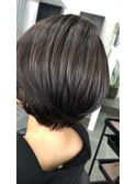 ショートボブ