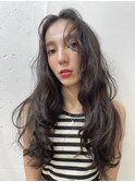 長め前髪のゆるウェーブテクスチャ