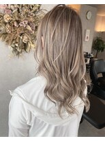 カロ(Caro)&nbsp;ブロンドベージュ　ブリーチ2回